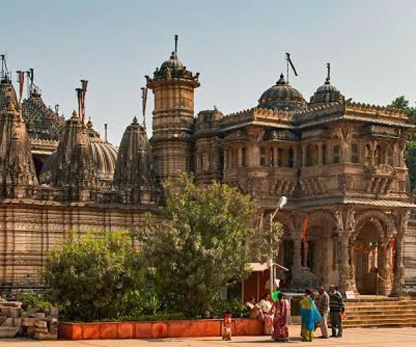 Hutheesing Jain Temple: A Marvel of Ahmedabad’s Jain Heritage